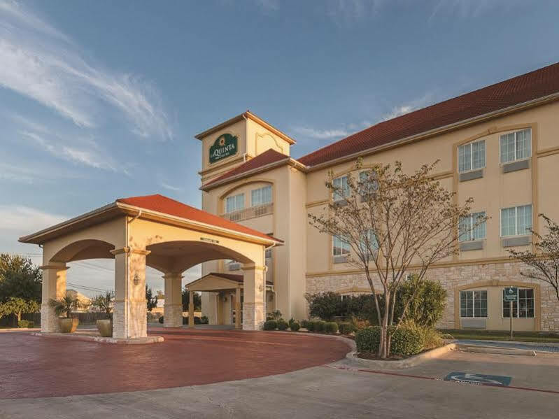 La Quinta By Wyndham Waxahachie Hotel Exterior photo